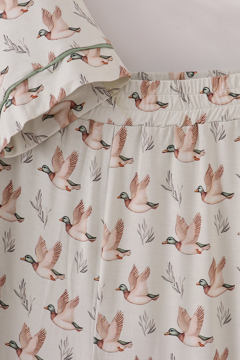Green duck print bamboo mom pajamas set
